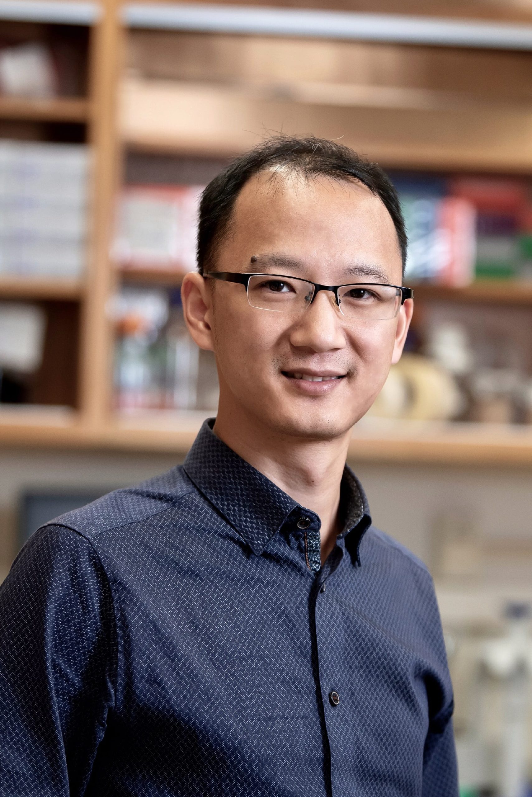 Prof. Huang Wins Prestigious Packard Fellowship