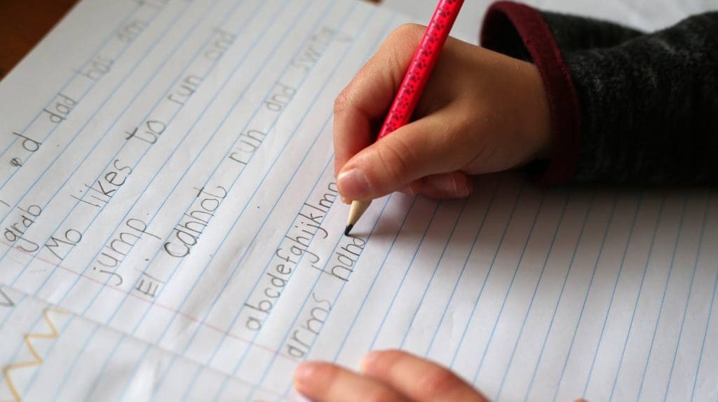Hand-writing letters shown to be best technique for learning to read