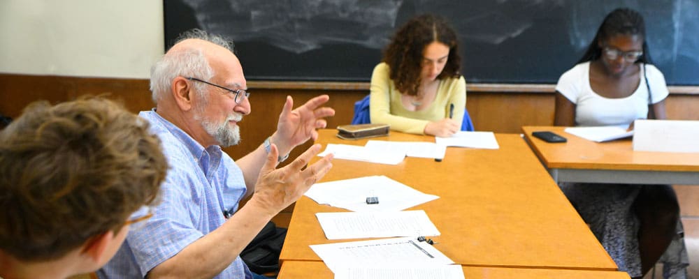 Professor Richard Katz teaching FYS course “Free Speech and Its Limits” fall 2023.